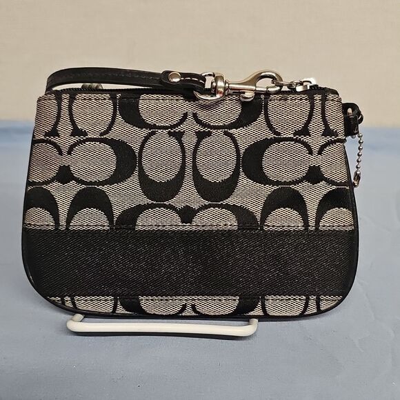 COACH SIGNATURE STRIPE WRISTLET BFPM-06-244 - Picture 4 of 5